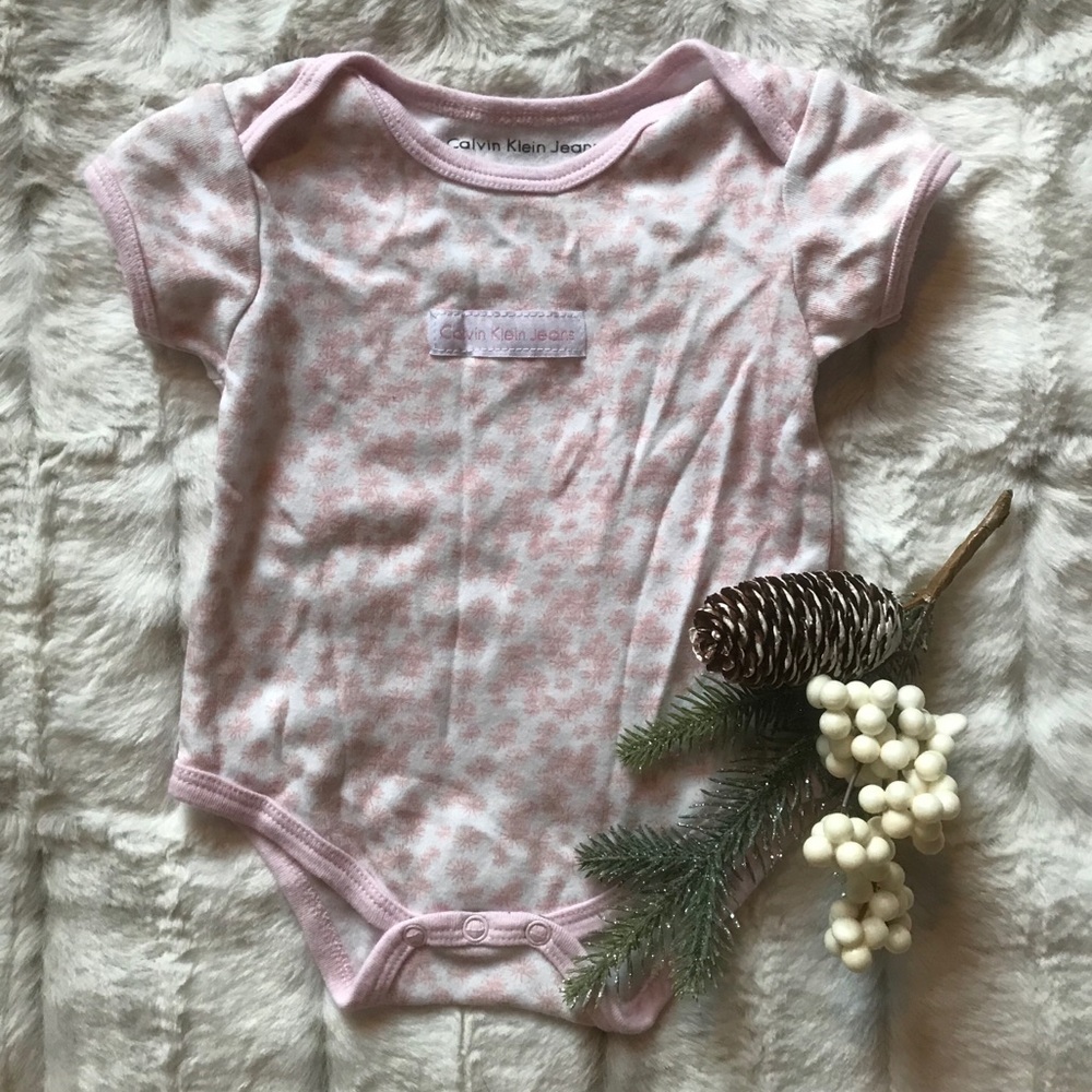 💕 Calvin Klein Onesie 💕 3-6 MOs, Never Worn